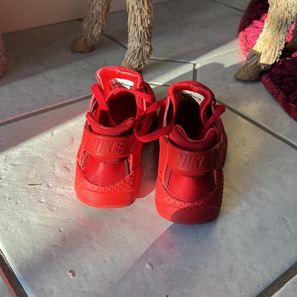 Nike ‘Huarache Run' Sneaker - Picture 6 of 16